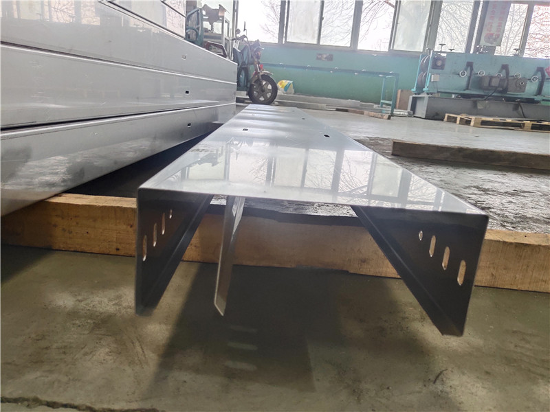 鍍鋅電纜橋架的鍍鋅層會有哪些好處呢